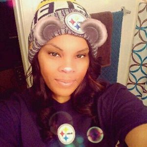 Meet your Posher, Carlotta